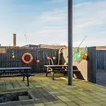 6 Person In Thyborøn