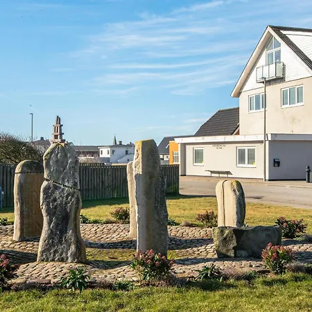 6 Person In Thybor N Thyborøn